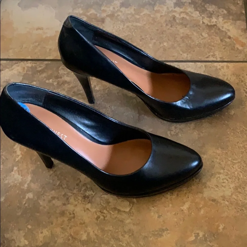 Heels - Picture 4 of 5